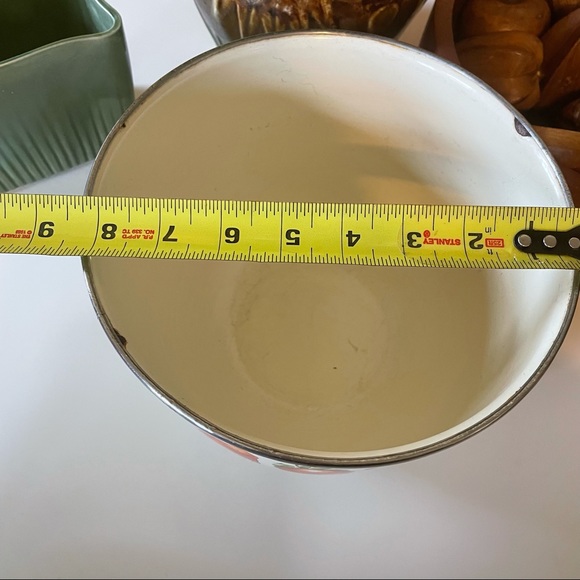 Enamel Bowl with retro vintage strawberries - Picture 5 of 12